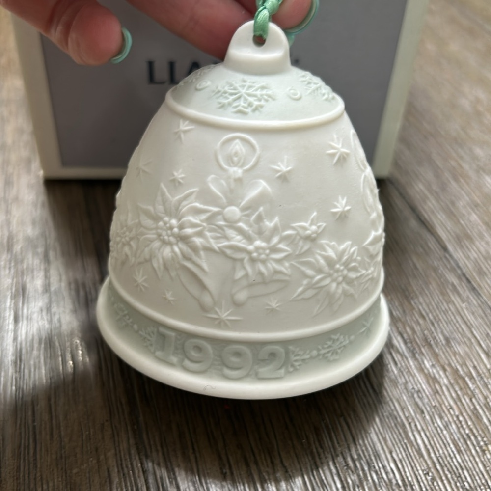 Vintage LLADRO Christmas Bell 1992 Ornament #15913  w/ Box‎